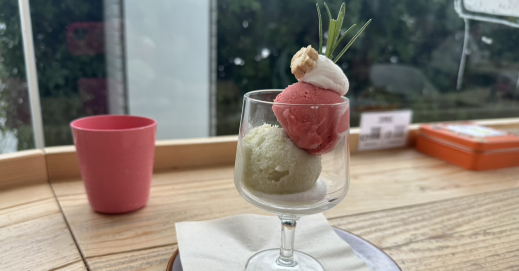 自家製ジェラート（いちご＆青リンゴ）